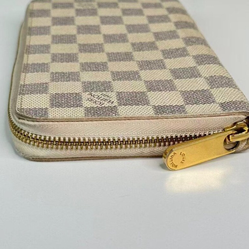 Louis Vuitton Damier Azur Wallet with Gold Accent - Picture 4 of 11